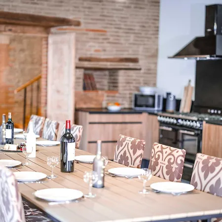 Panzió Les Bastides De Roquemaure 4*